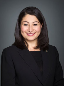L’honorable Maryam Monsef, ministre de la Condition féminine